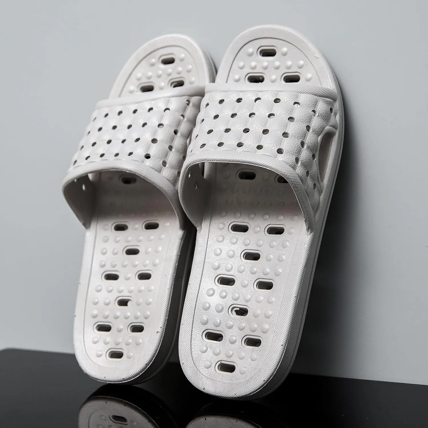 Shower Shoes with Drainage Holes, Quick-Drying Non-Slip Slippers Dormitory Home Bathroom Slippers Unisex