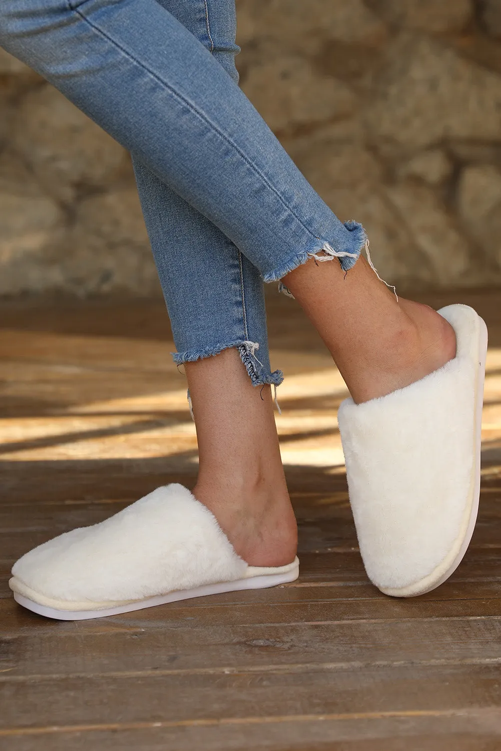 White Fuzzy Winter Home Slippers