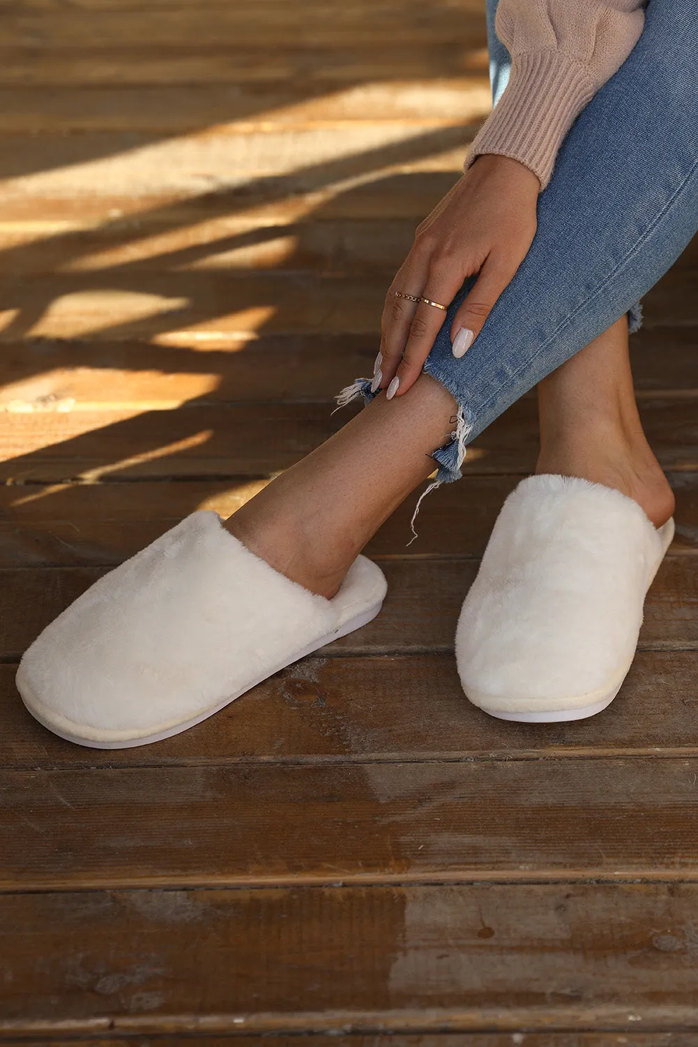 White Fuzzy Winter Home Slippers